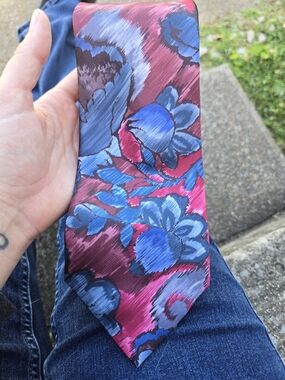 Floral Jacquard Tie in Burgundy, Blue and Pink